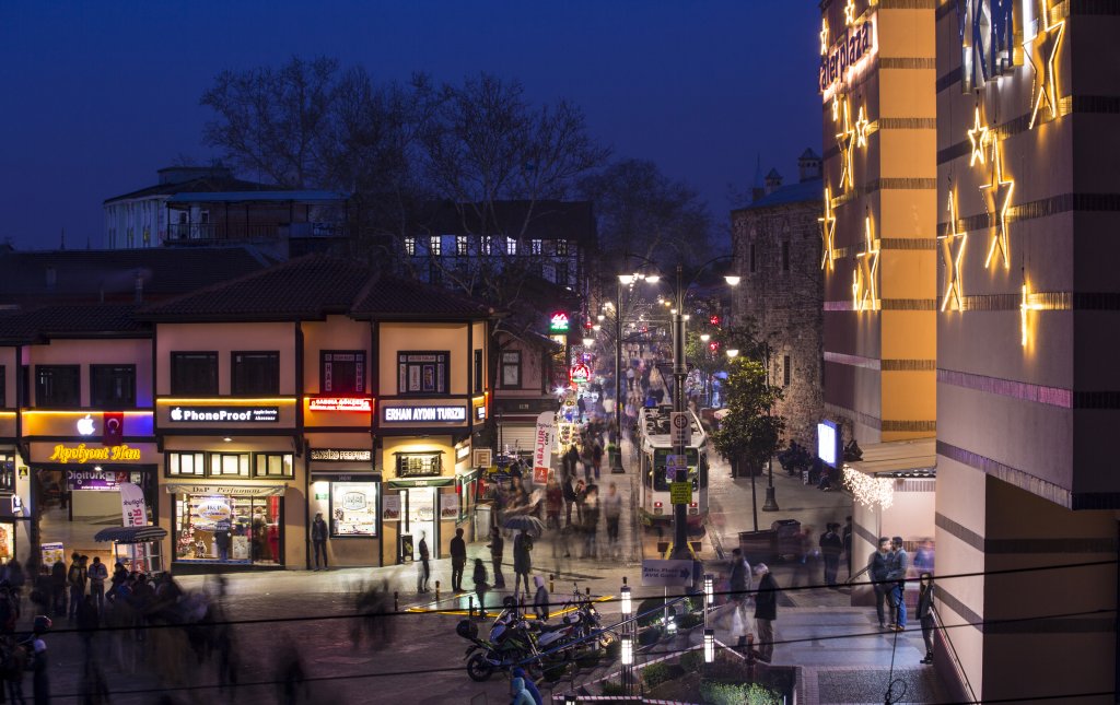 Bursa Cumhuriyet Caddesi